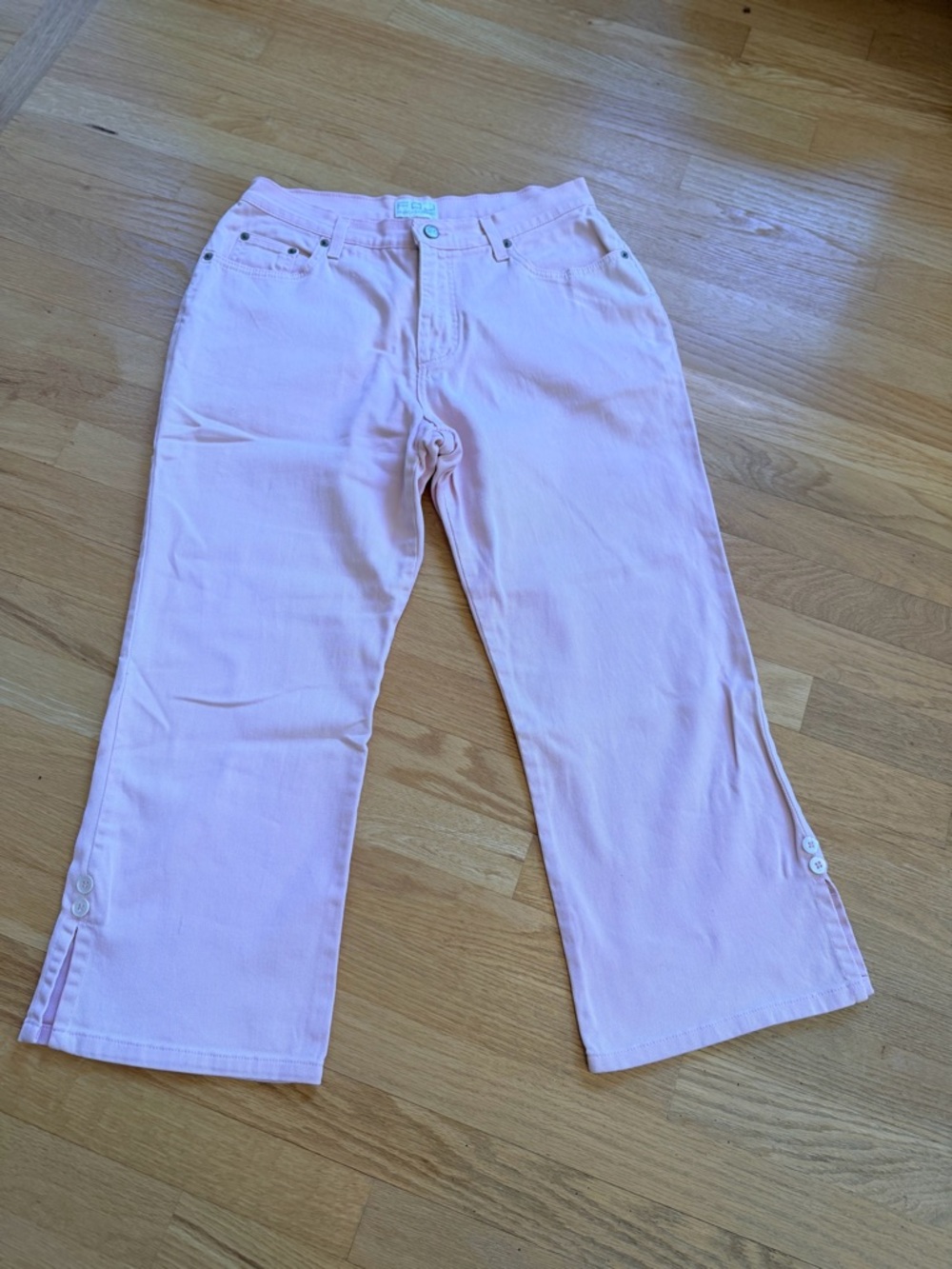 Women’s Size 10 "FDJ" Light Pink Wide-Leg Jeans with Button Hem GUC ❤️